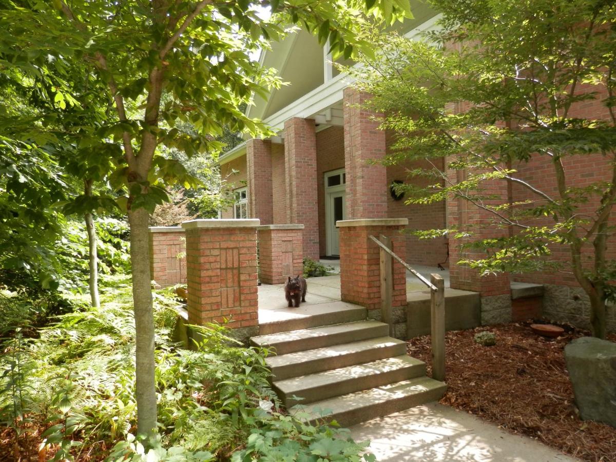 | Pigeon Creek Inn - Adults Only