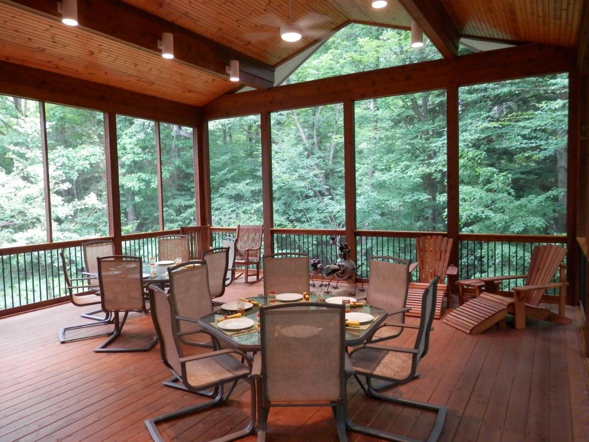 | Pigeon Creek Inn - Adults Only