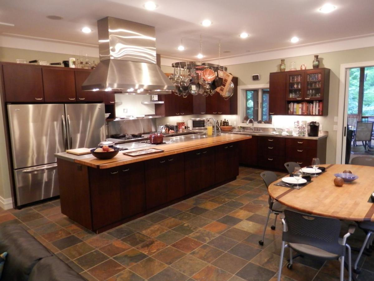 | Pigeon Creek Inn - Adults Only
