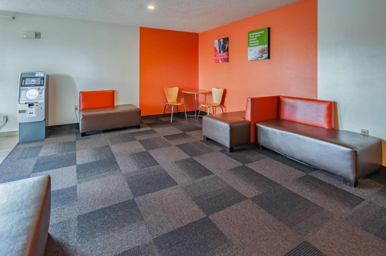 | Motel 6-Drums, PA
