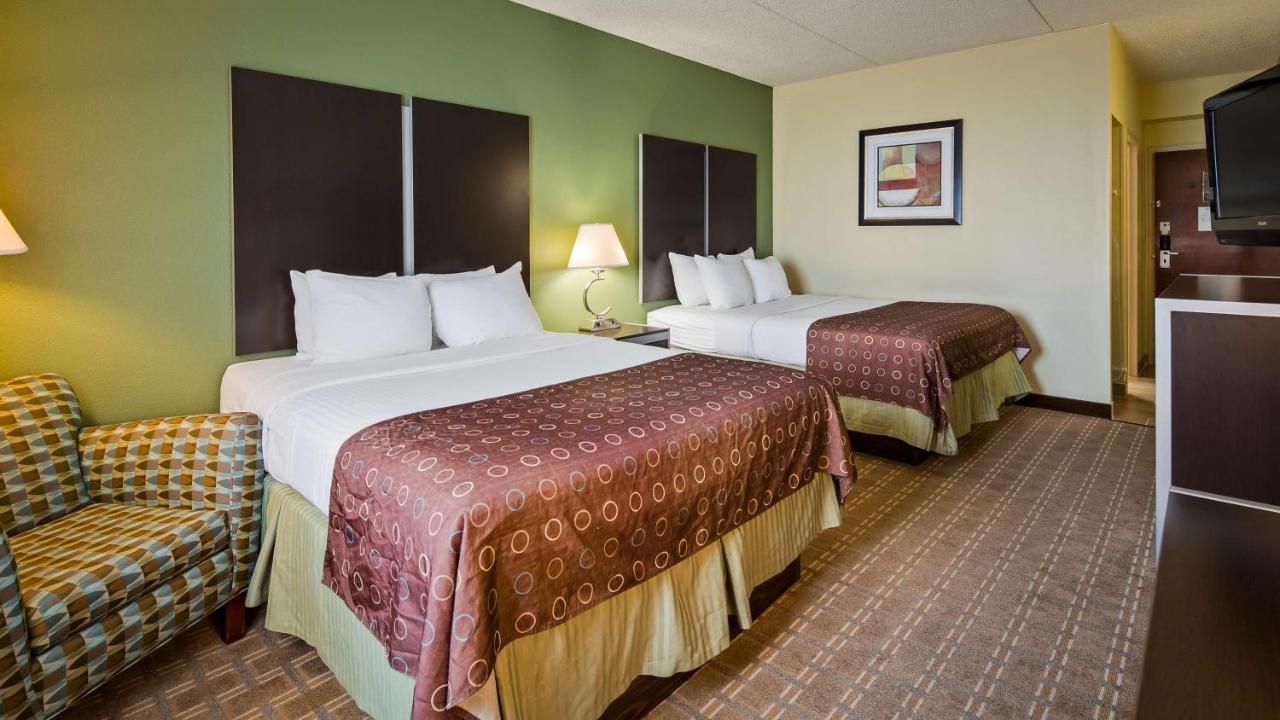 Queen Room with Two Queen Beds - Non-Smoking at Best Western Airport Inn & Suites Cleveland