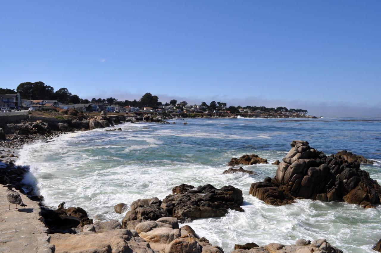 | Lovers Point Inn