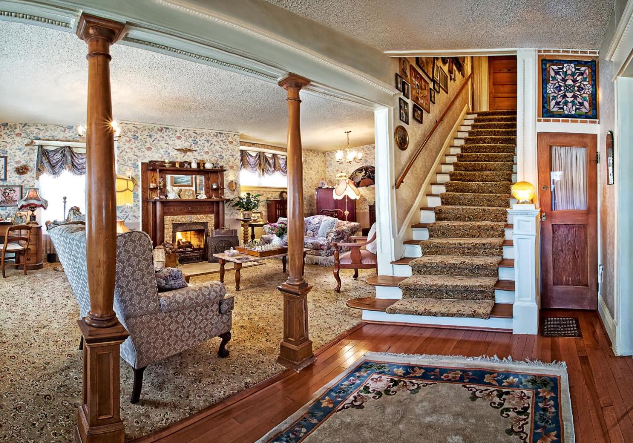 | Holden House 1902 Bed & Breakfast Inn