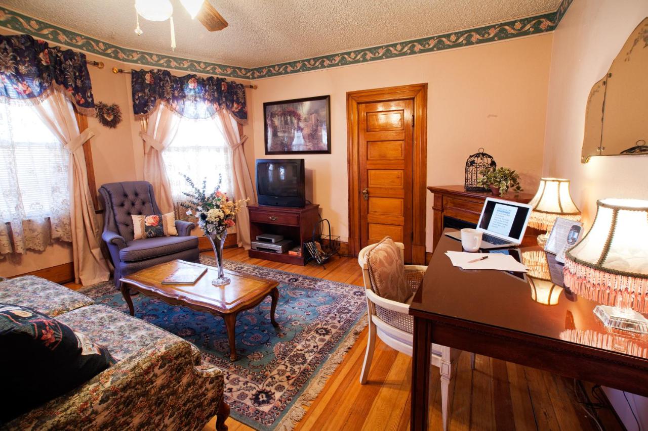 | Holden House 1902 Bed & Breakfast Inn