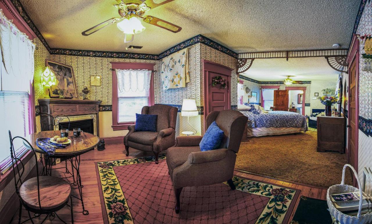 | Holden House 1902 Bed & Breakfast Inn