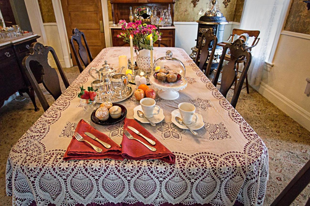 | Holden House 1902 Bed & Breakfast Inn