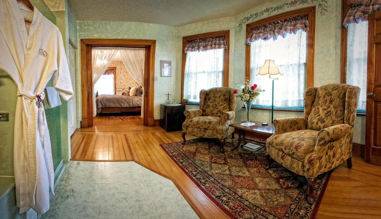 | Holden House 1902 Bed & Breakfast Inn