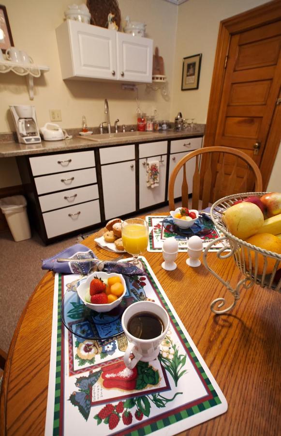 | Holden House 1902 Bed & Breakfast Inn