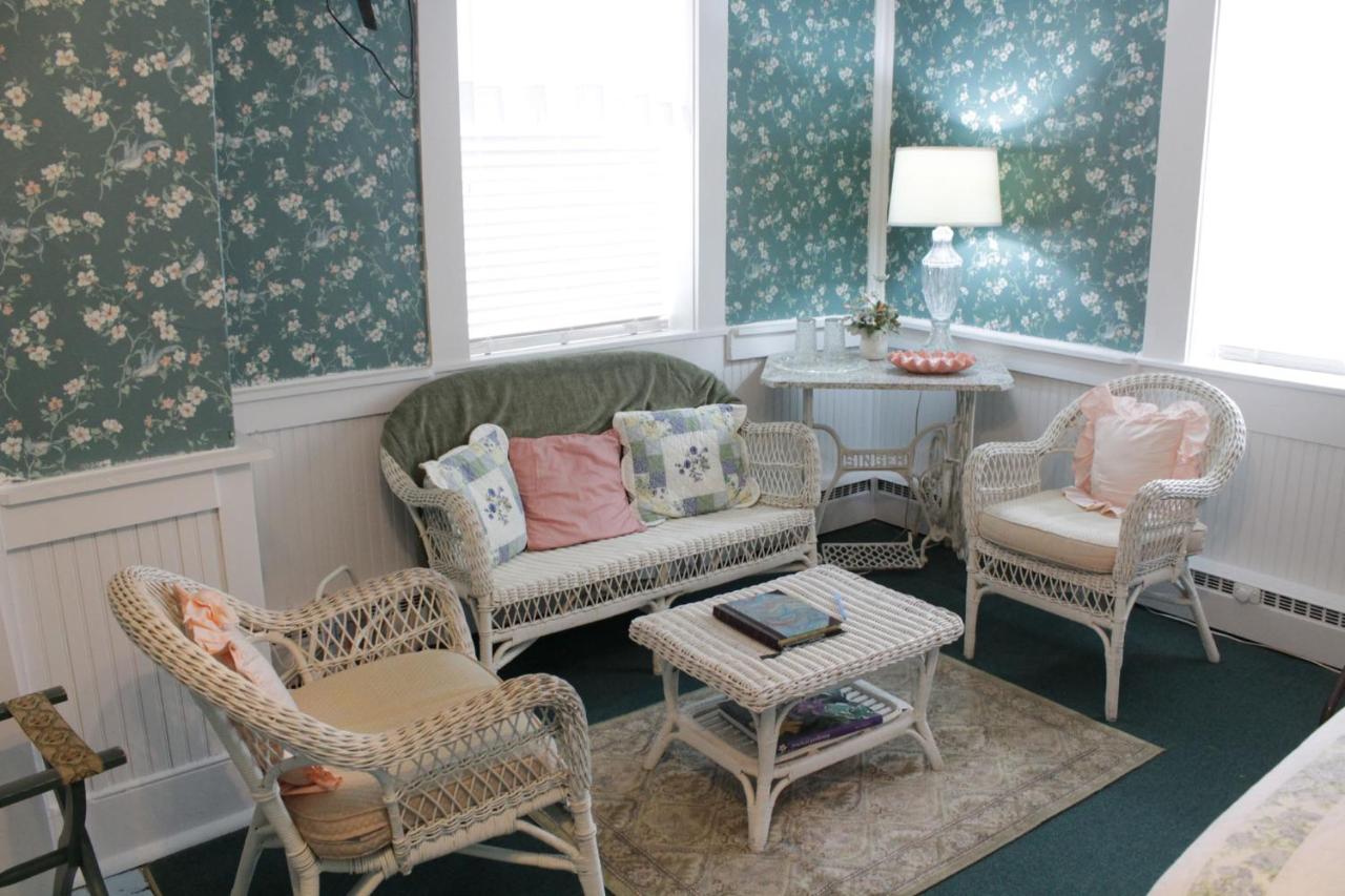  | Jailer's Inn