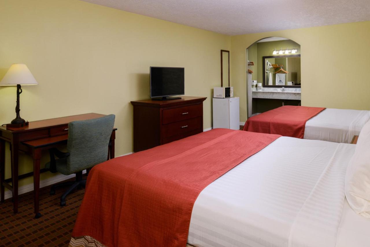 Queen Room at Americas Best Value Inn & Suites Waller Prairie View