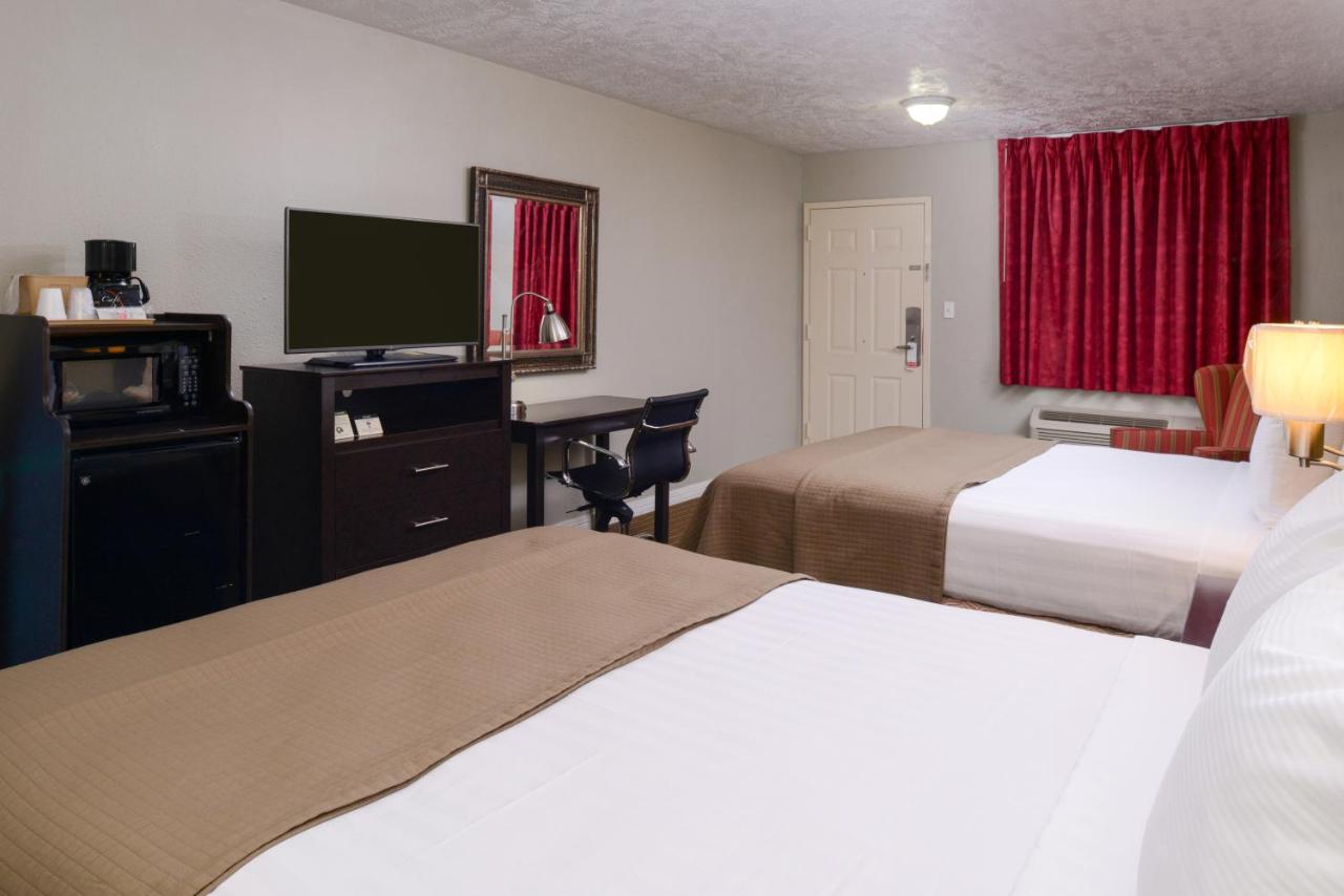 Queen Room at Americas Best Value Inn & Suites Waller Prairie View