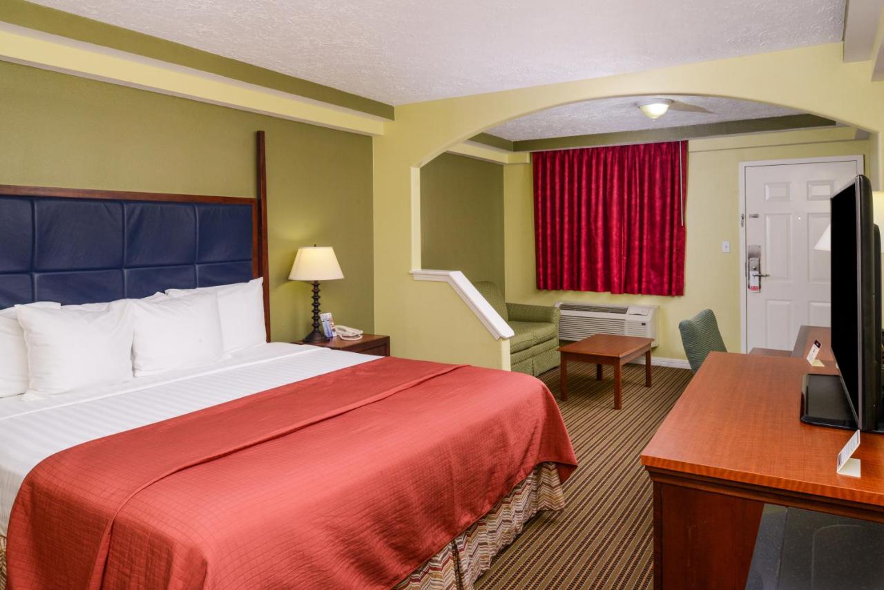 King Suite at Americas Best Value Inn & Suites Waller Prairie View