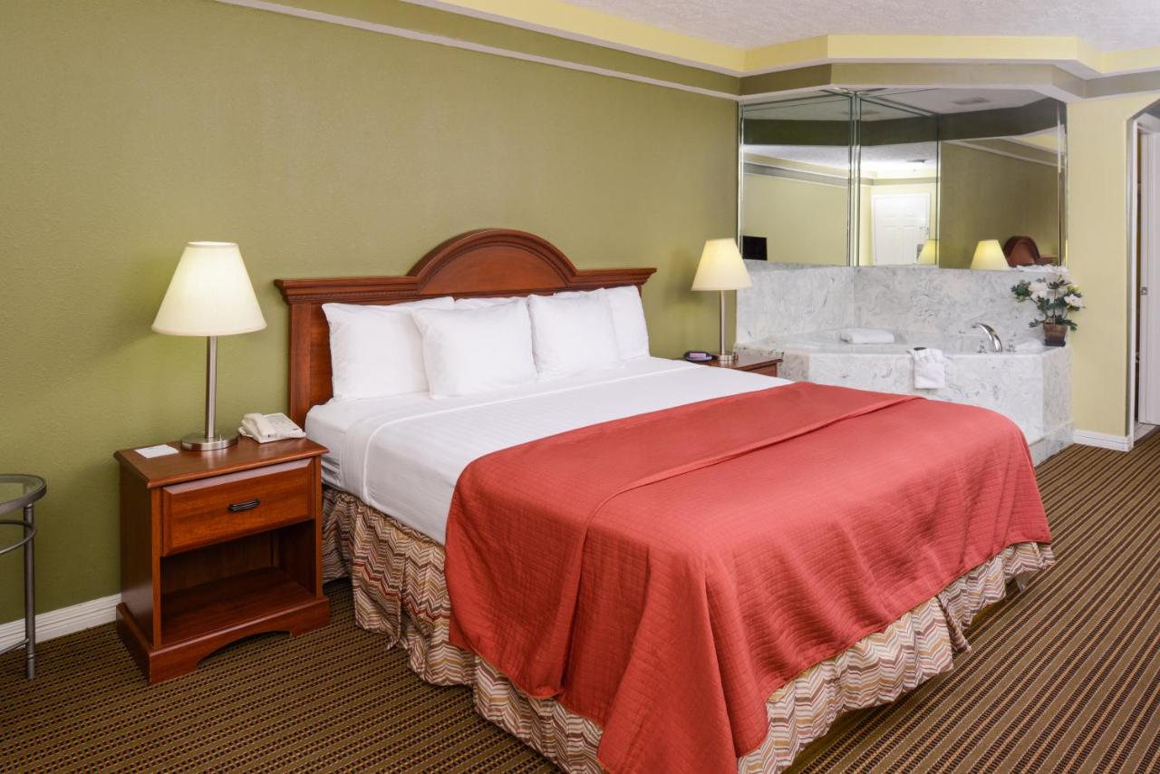 Deluxe Suite at Americas Best Value Inn & Suites Waller Prairie View