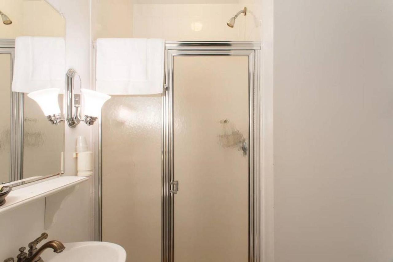 | The Coolidge Corner Guest House: A Brookline Bed and Breakfast