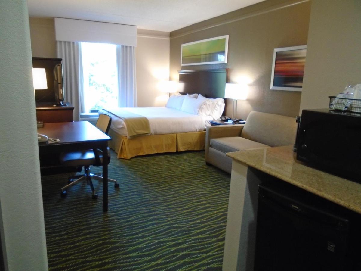 | Holiday Inn Express Hotel & Suites Midlothian Turnpike, an IHG Hotel