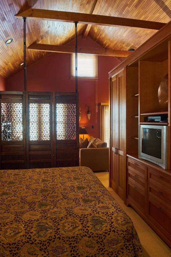Deluxe King Suite at Hotel Mac
