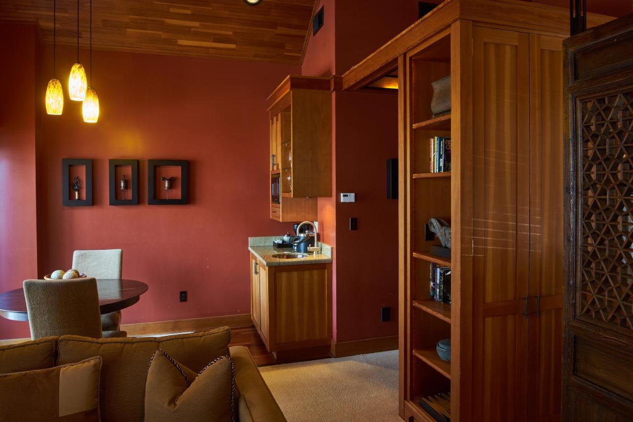 Deluxe King Suite at Hotel Mac
