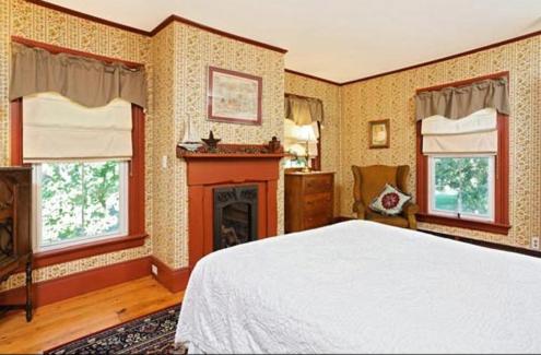| Black Lantern B&B