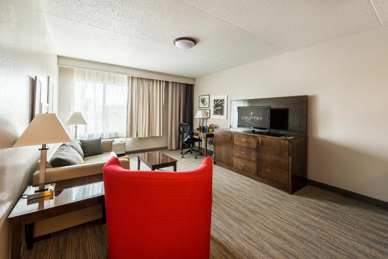 One-Bedroom King Suite with Sofa Bed - Disability Access at Country Inn & Suites by Radisson, Cookeville, TN