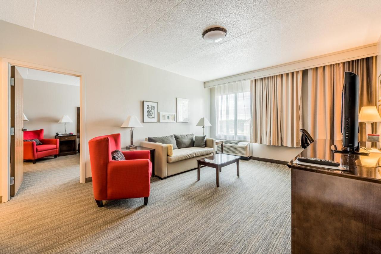 One-Bedroom King Suite with Sofa Bed - Disability Access at Country Inn & Suites by Radisson, Cookeville, TN