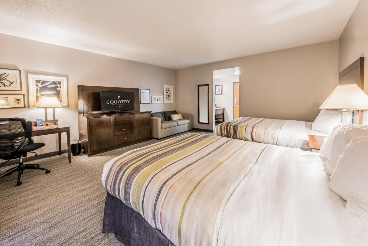 Studio Suite with Two Queen Beds and Sofa Bed at Country Inn & Suites by Radisson, Cookeville, TN