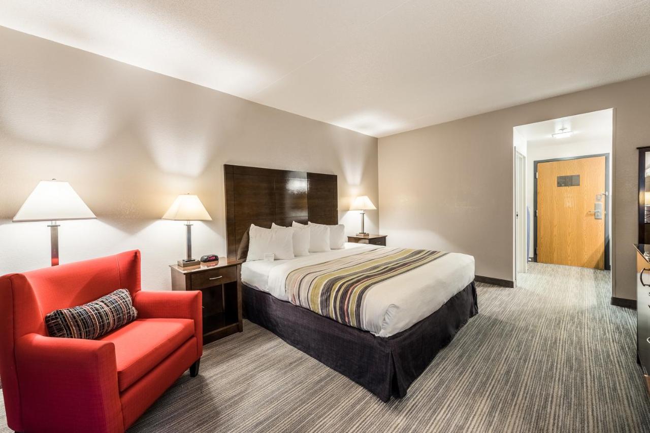 King Room - Disability Access at Country Inn & Suites by Radisson, Cookeville, TN