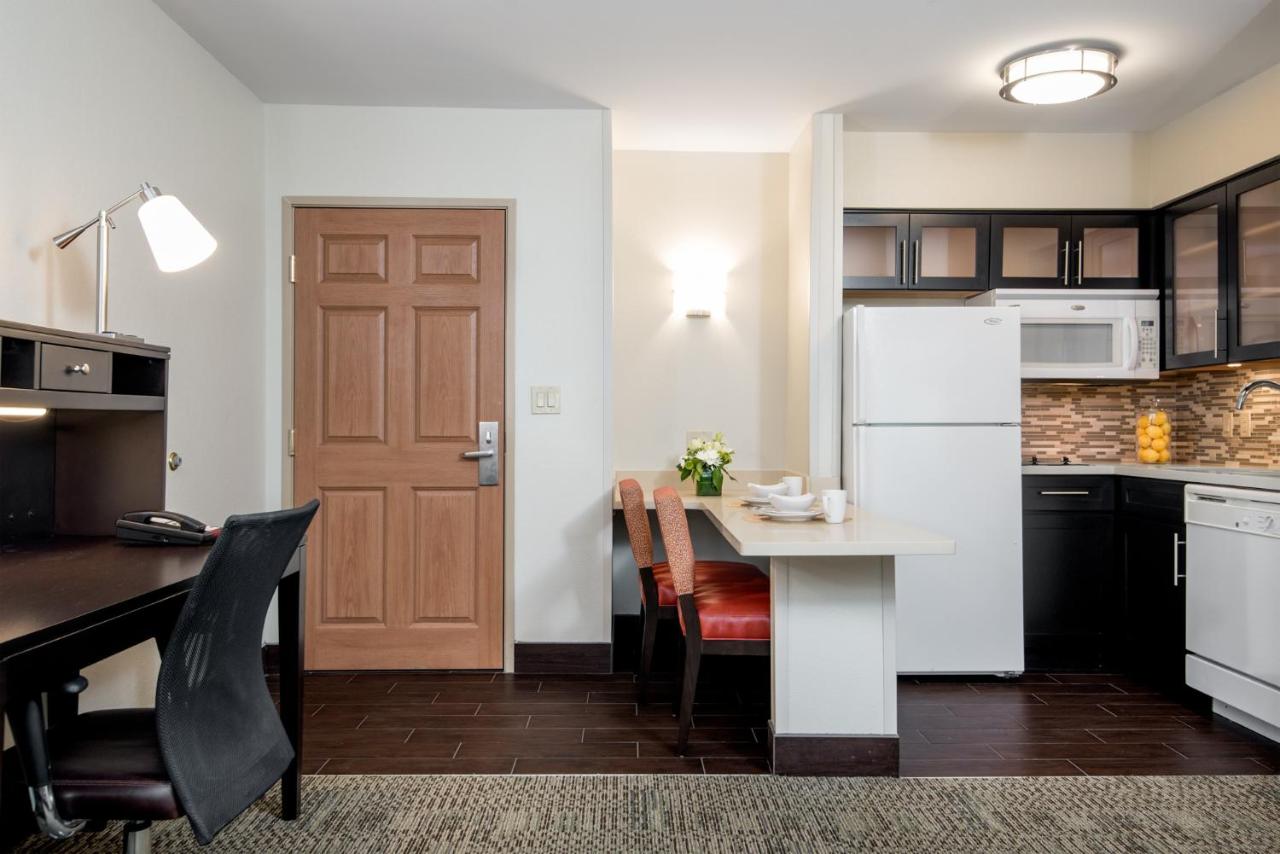 | Staybridge Suites Chantilly - Dulles Airport, an IHG Hotel