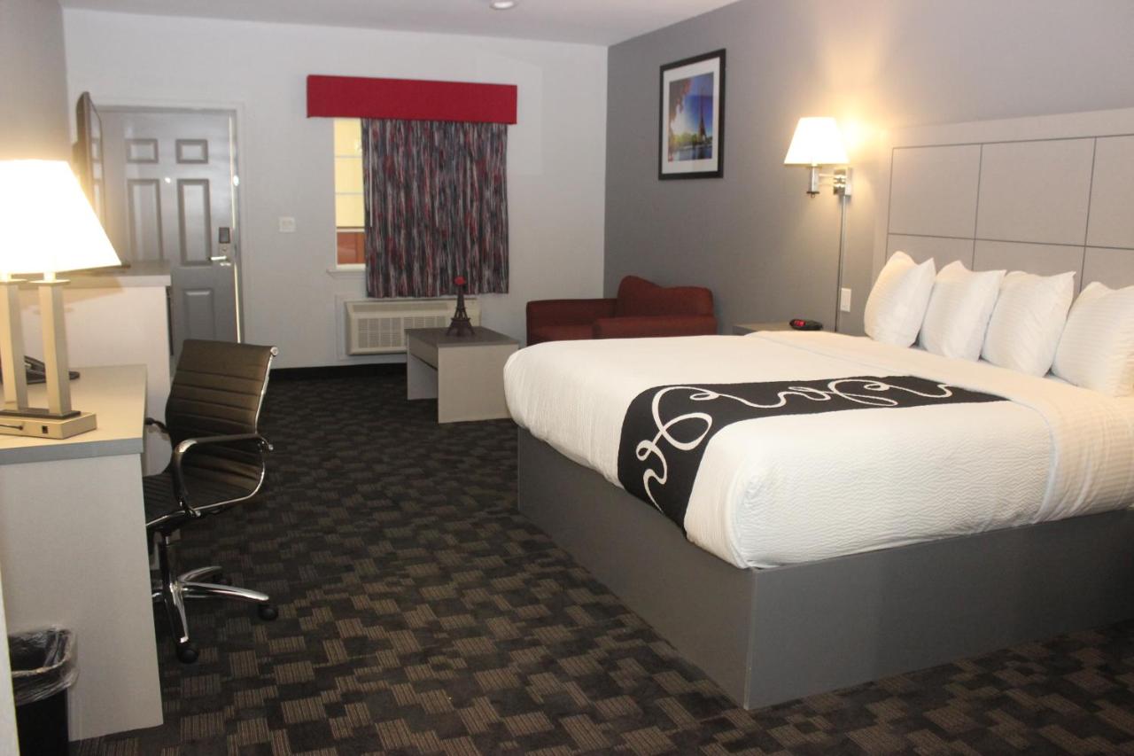  | Paris Inn & Suites