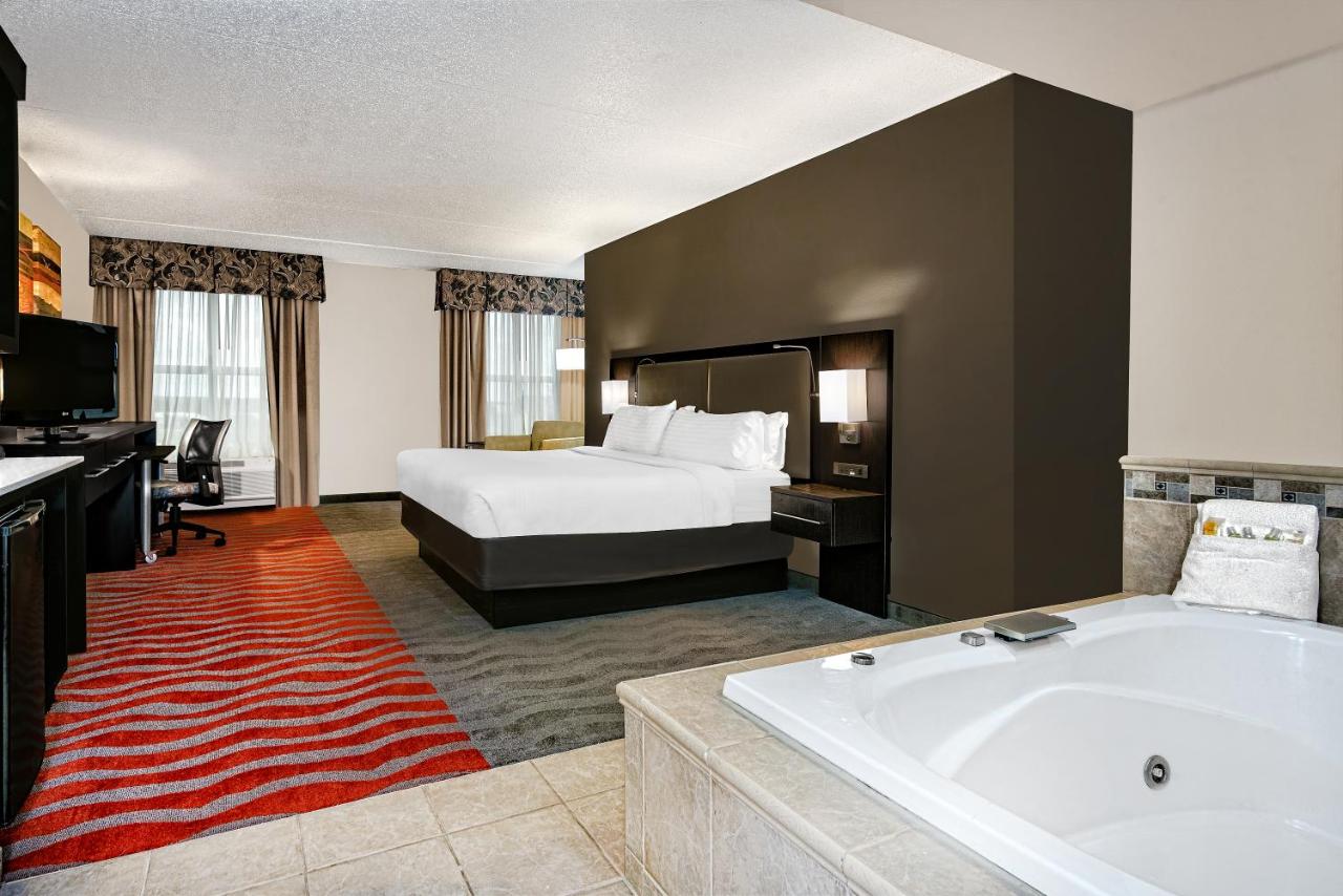 King Room with Whirlpool Tub - Non-Smoking at Holiday Inn & Suites College Station - Aggieland by IHG