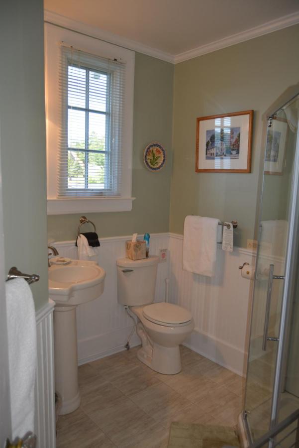 | Lake George Boathouse Waterfront Lodging
