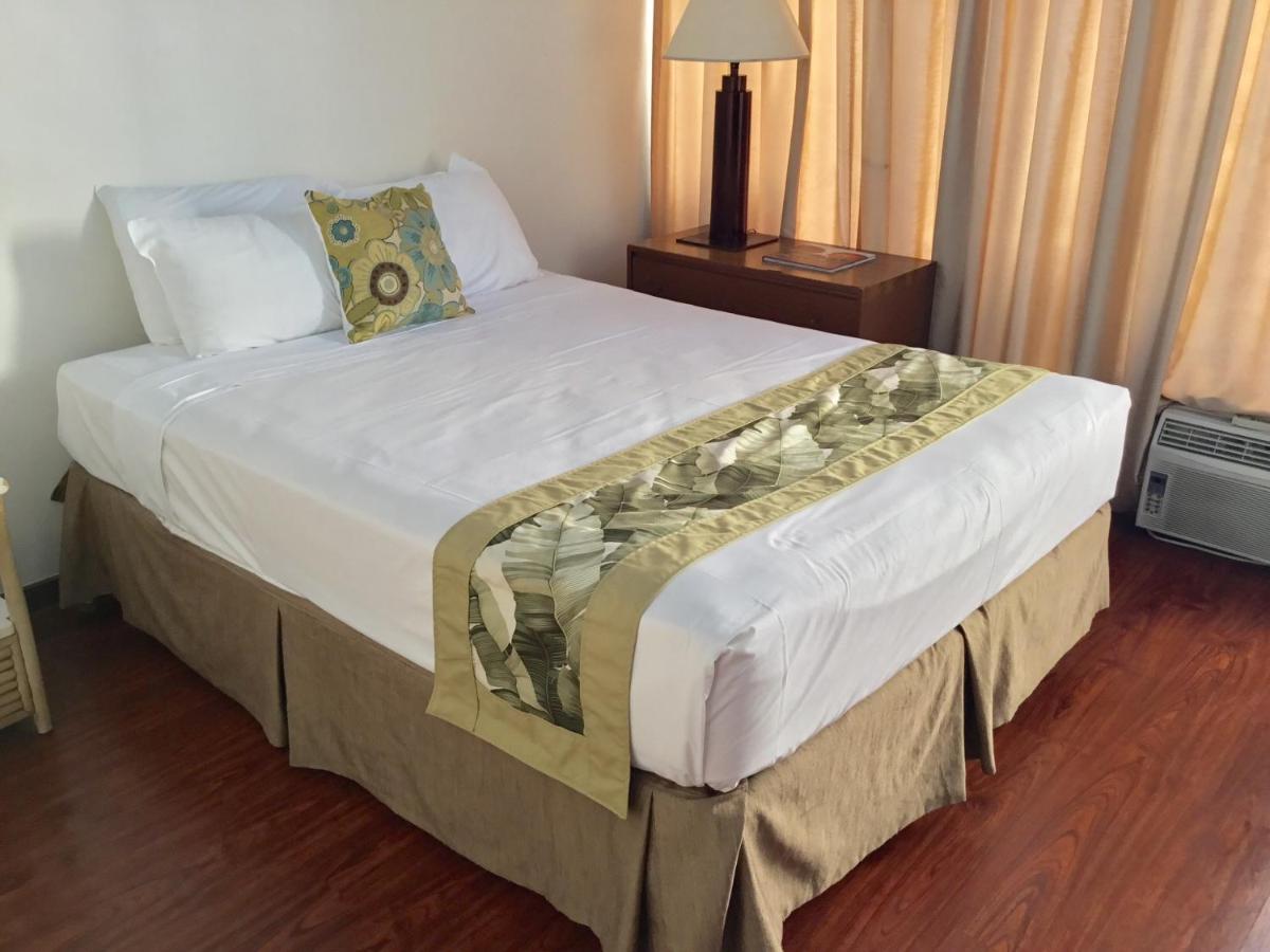 | Holiday Surf Hotel (with full kitchen)