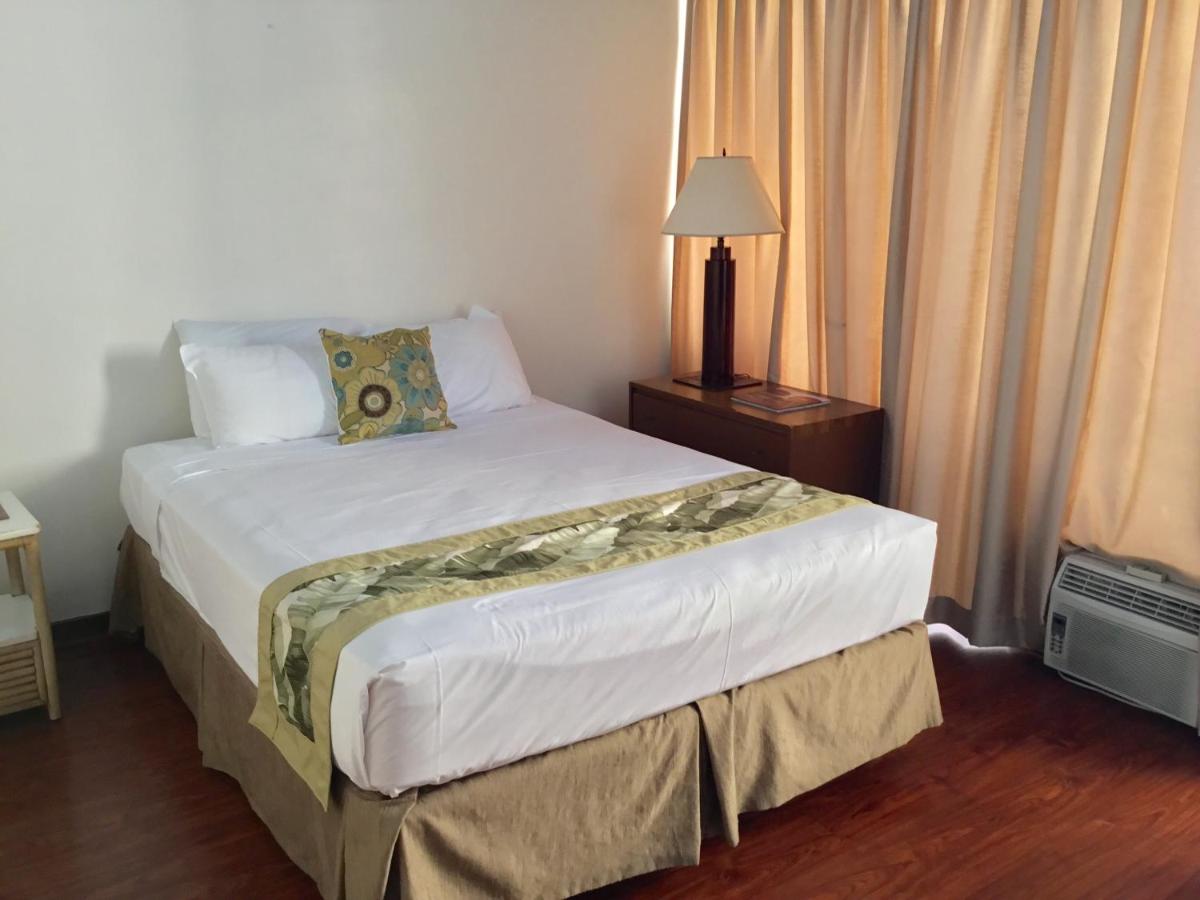 | Holiday Surf Hotel (with full kitchen)