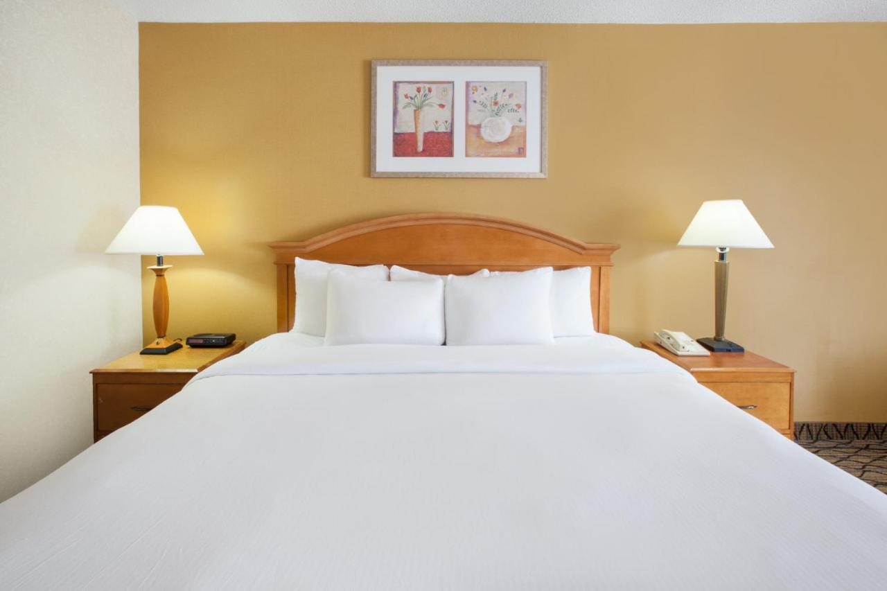King Room - Non-Smoking at Americas Best Value Inn Canton