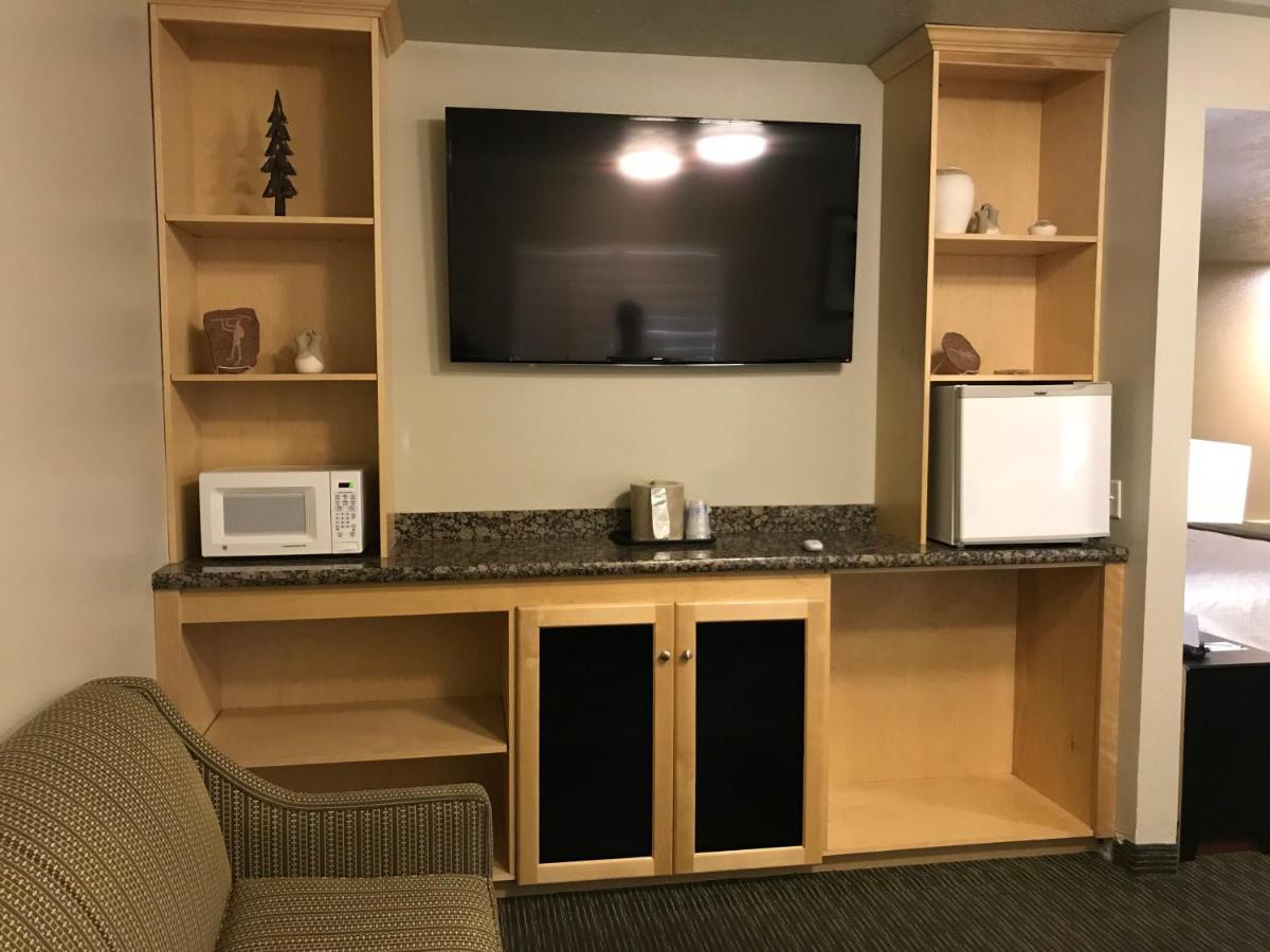 Family Suite - Non-Smoking at Dinosaur Inn & Suites