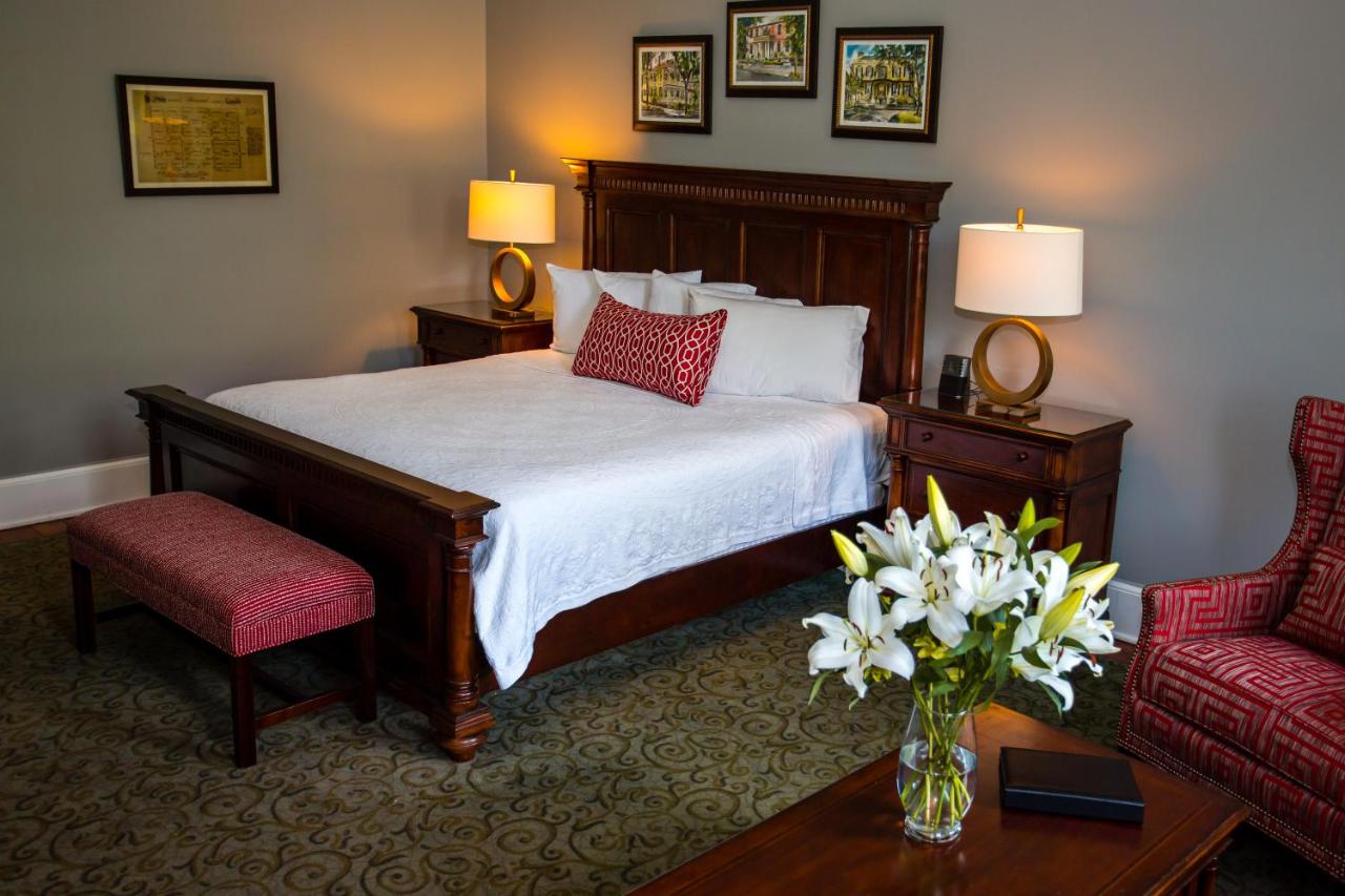 Deluxe King Room at East Bay Inn, Historic Inns of Savannah Collection