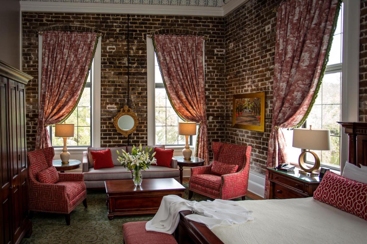 Superior King Room at East Bay Inn, Historic Inns of Savannah Collection