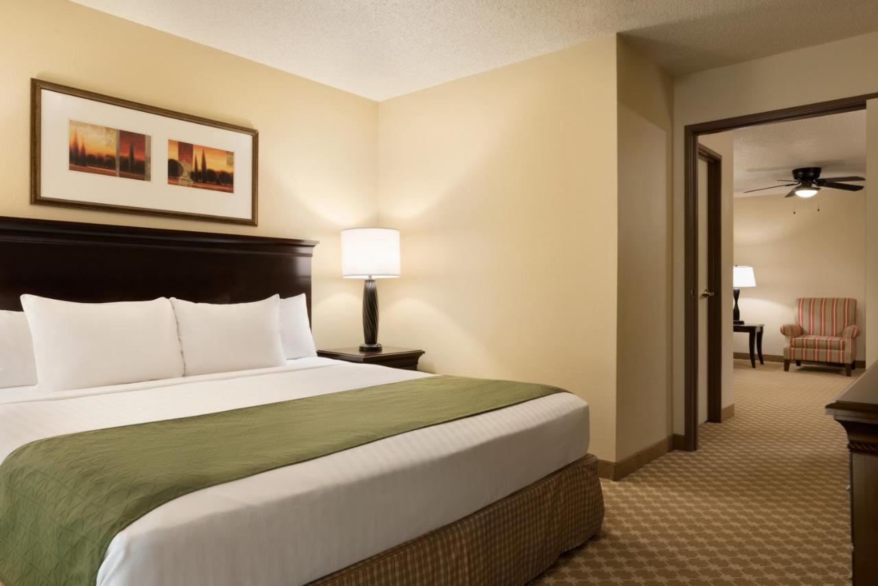 One-Bedroom King Suite with Sofa Bed at Country Inn & Suites by Radisson, Chanhassen, MN