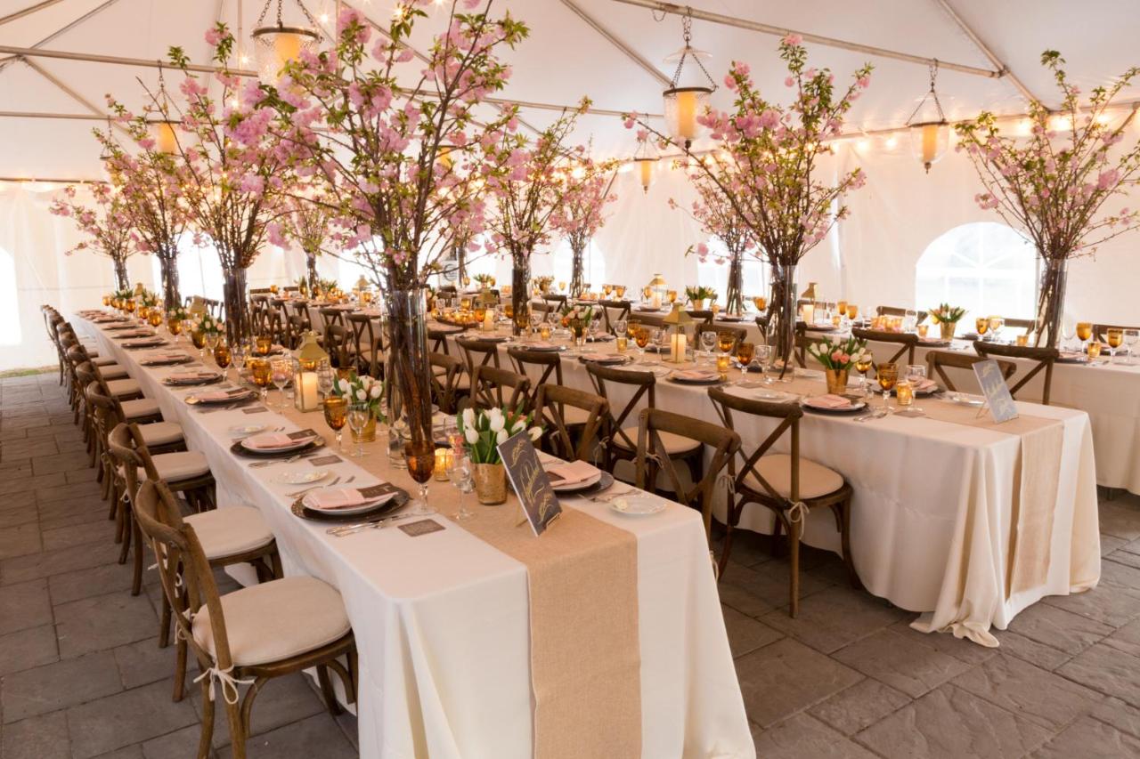 | Stagecoach Inn