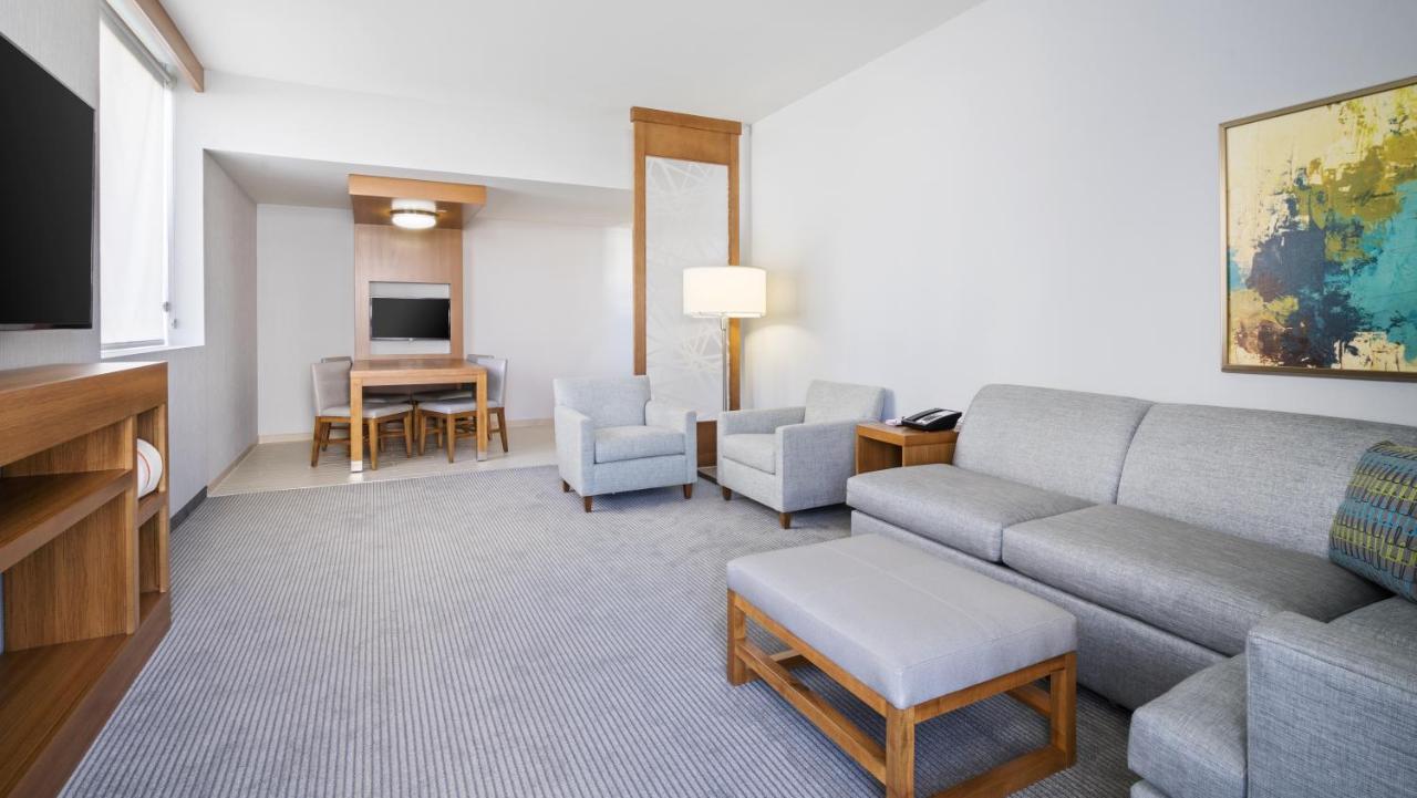 | Hyatt Place St. Petersburg/Downtown