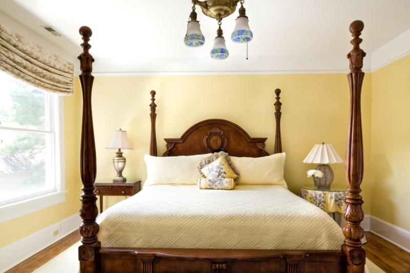 | Chestnut Street Inn