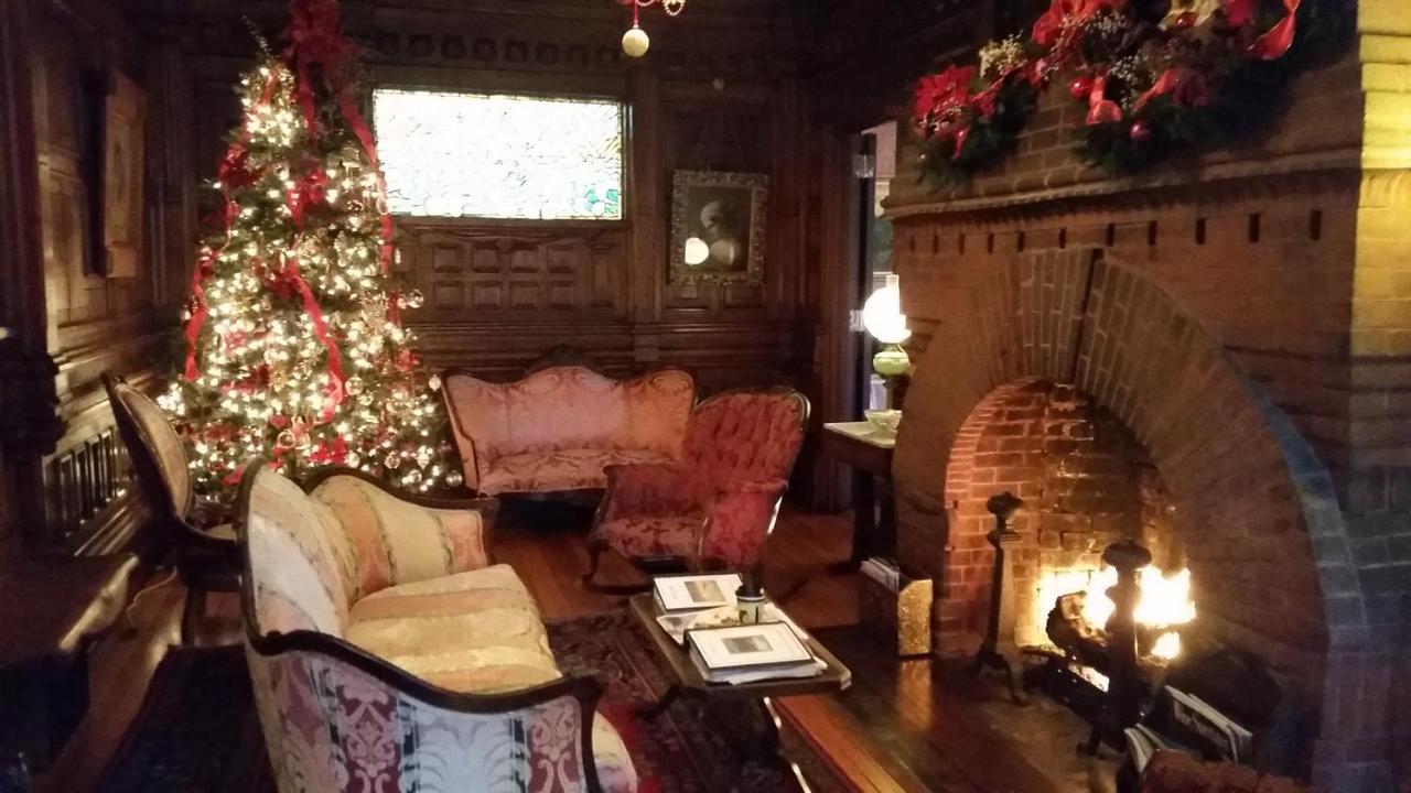 | Cedar Crest Inn