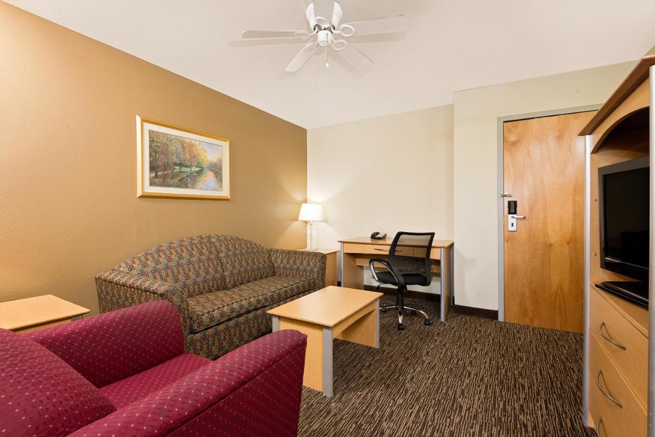 King Studio Suite - Non-Smoking at Baymont by Wyndham Lawrenceburg