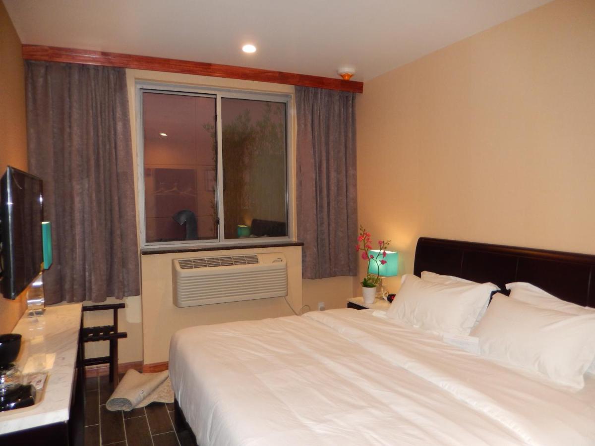 King Room - Non-Smoking at Quality Inn near Sunset Park