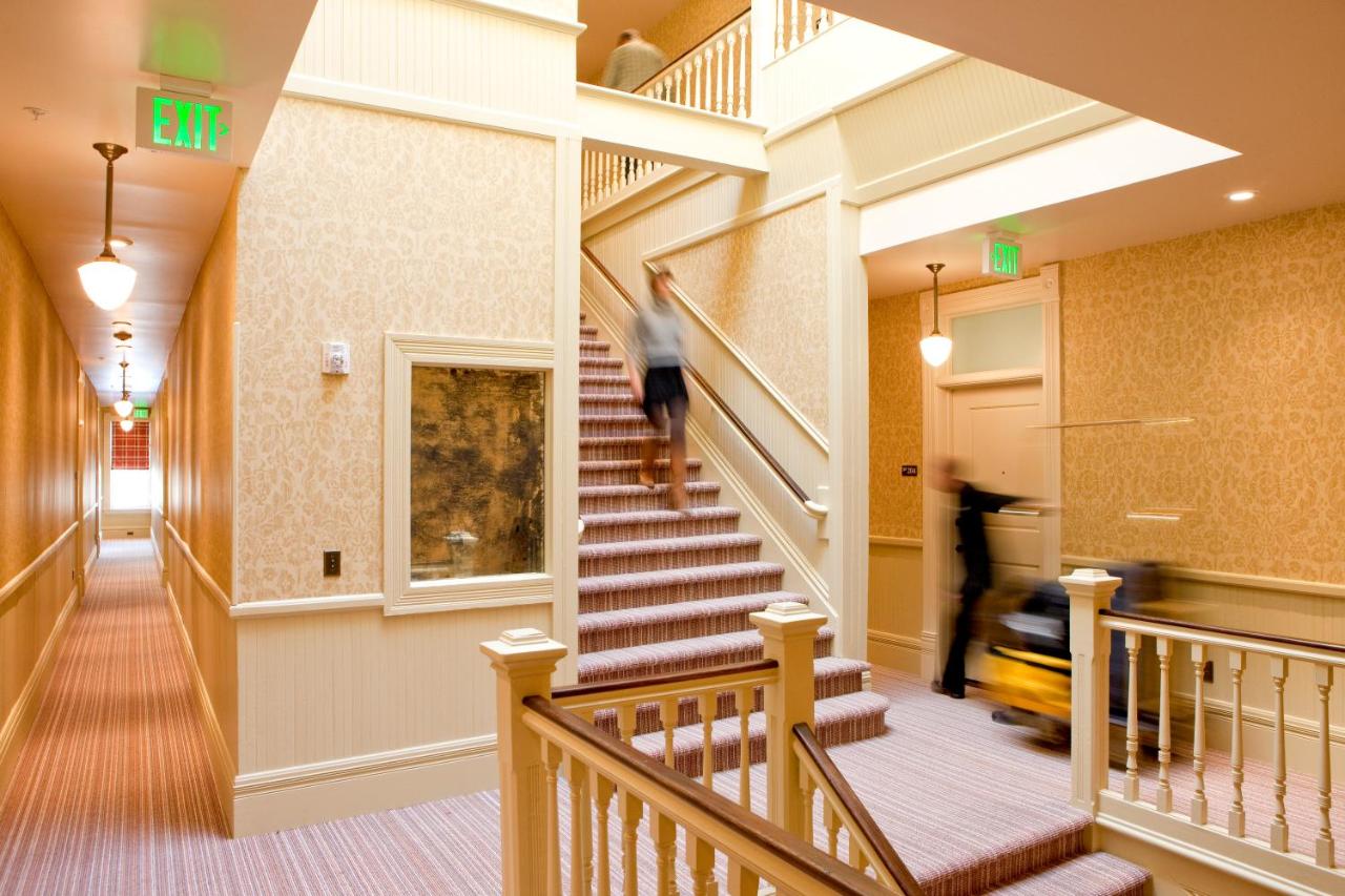 | New Sheridan Hotel