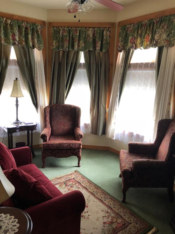 Deluxe King Suite at All Seasons Inn