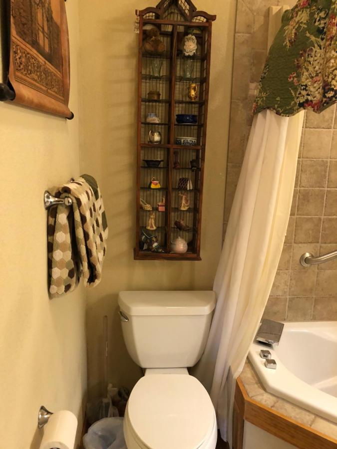 Deluxe King Suite at All Seasons Inn
