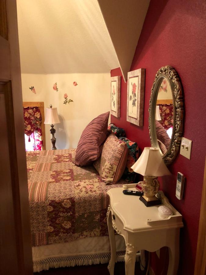 Deluxe Family Suite at All Seasons Inn