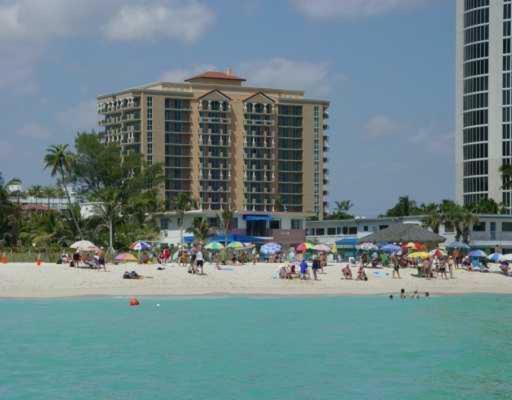 | Stylish Modern 2bd/2bth Apt. min to Beach