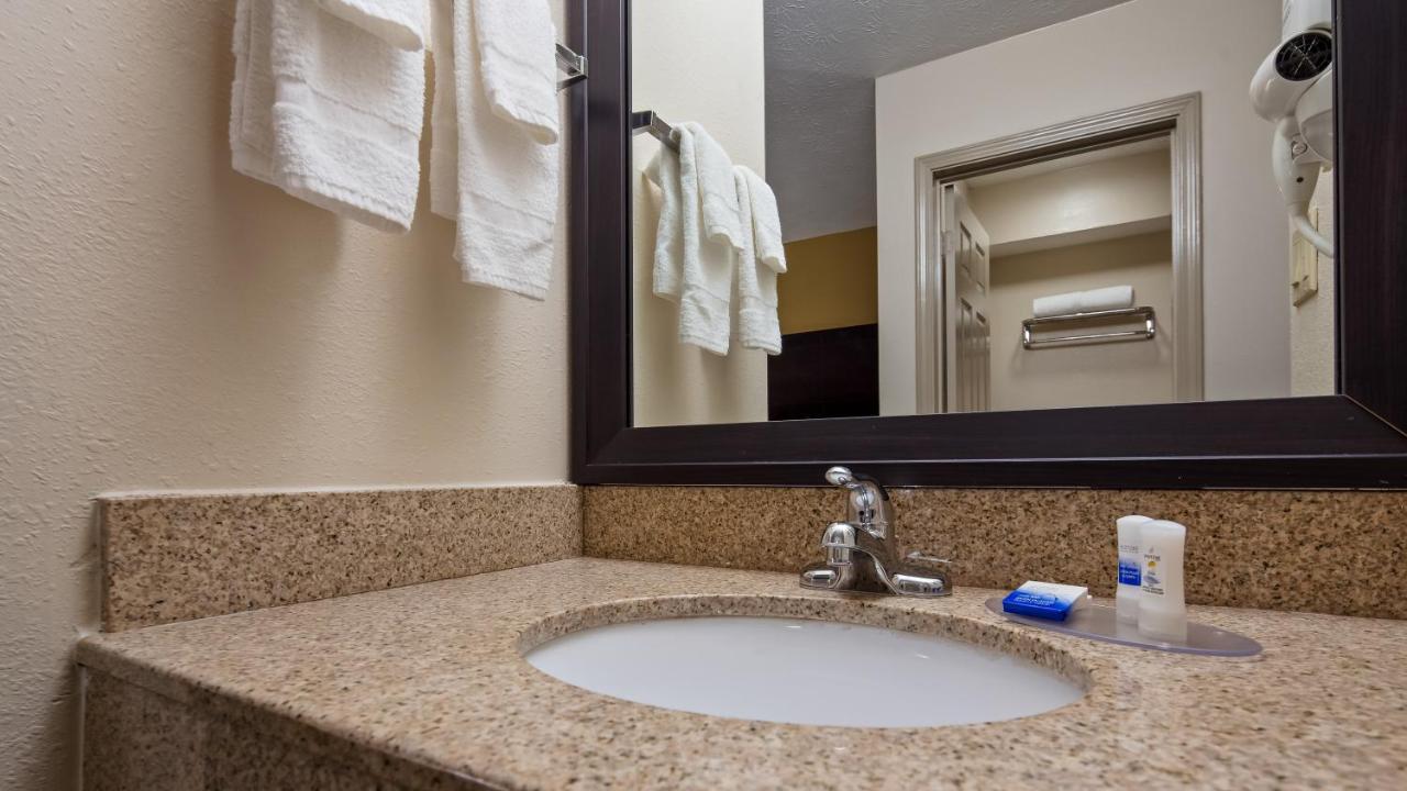 | Best Western Paris Inn