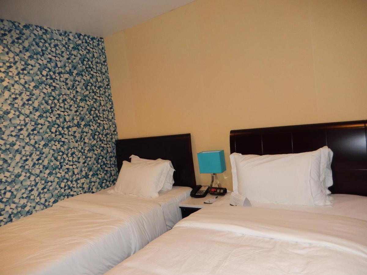Double Room with Two Double Beds - Non-Smoking at Quality Inn near Sunset Park